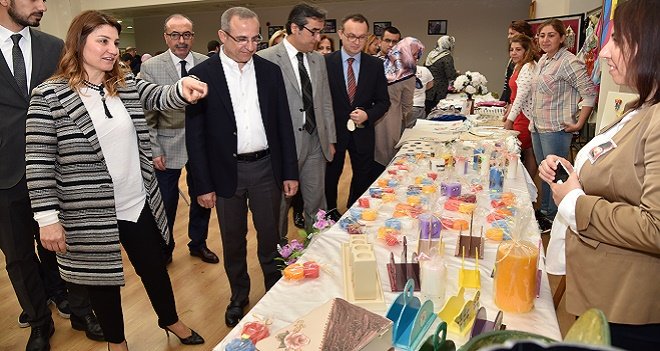 Kaymakam ve Milletvekili özel öğrencileri yalnız bırakmadı