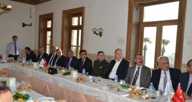 Kaymakam Yücel: Meslek seçimi hayatın en önemli kararıdır