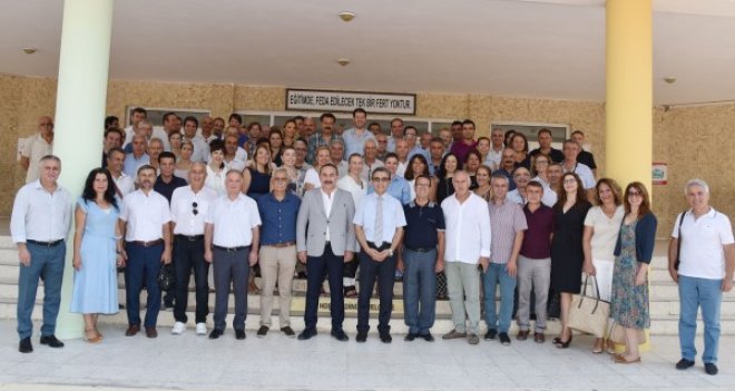 Kaymakam Yücel plaket ile uğurlandı