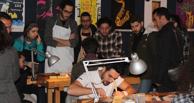 Keman ve Yay Yapım Atölyesi son sürat