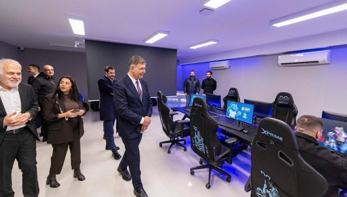 Ferdi Zeyrek’in adı, gençlik merkezinde yaşayacak