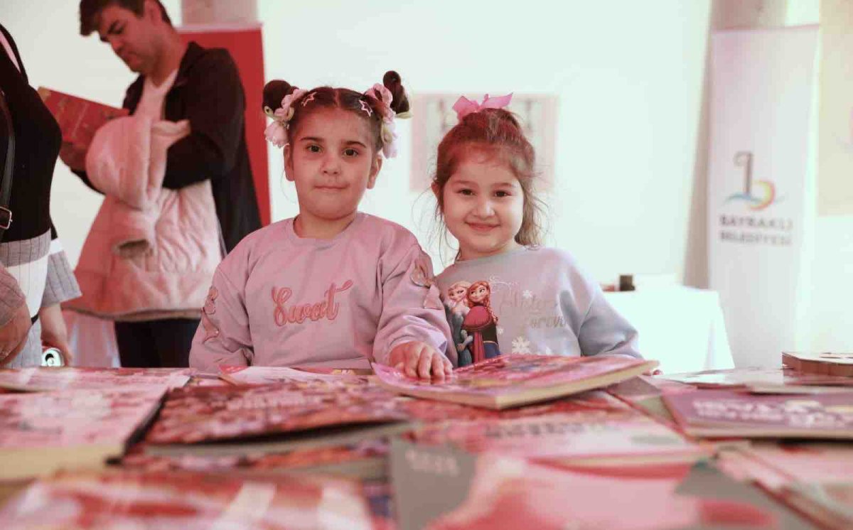Bayraklı’da Çocuk Kitap Şenliği yoğun ilgi gördü