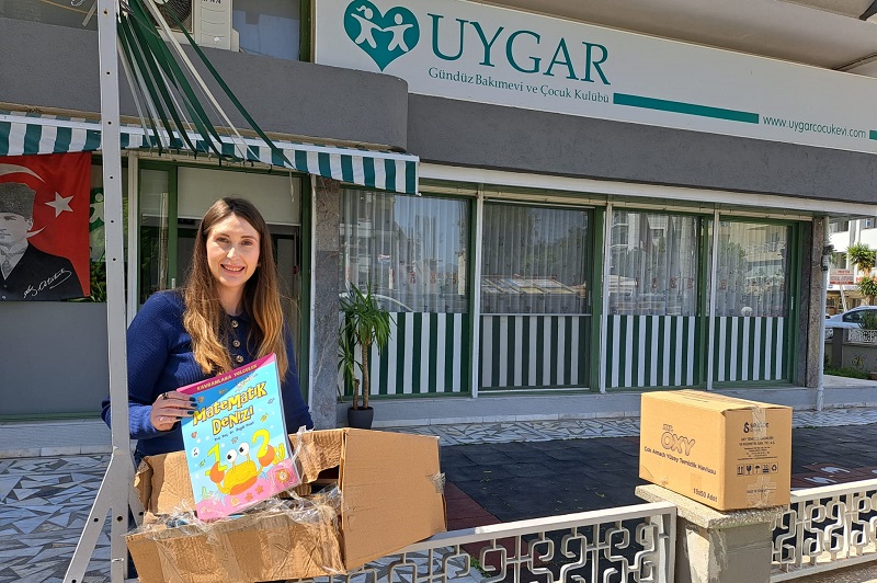 Nergiz Erboy Çocuk Kütüphanesi’ne Uygar Çocuk evinden kitap bağışı