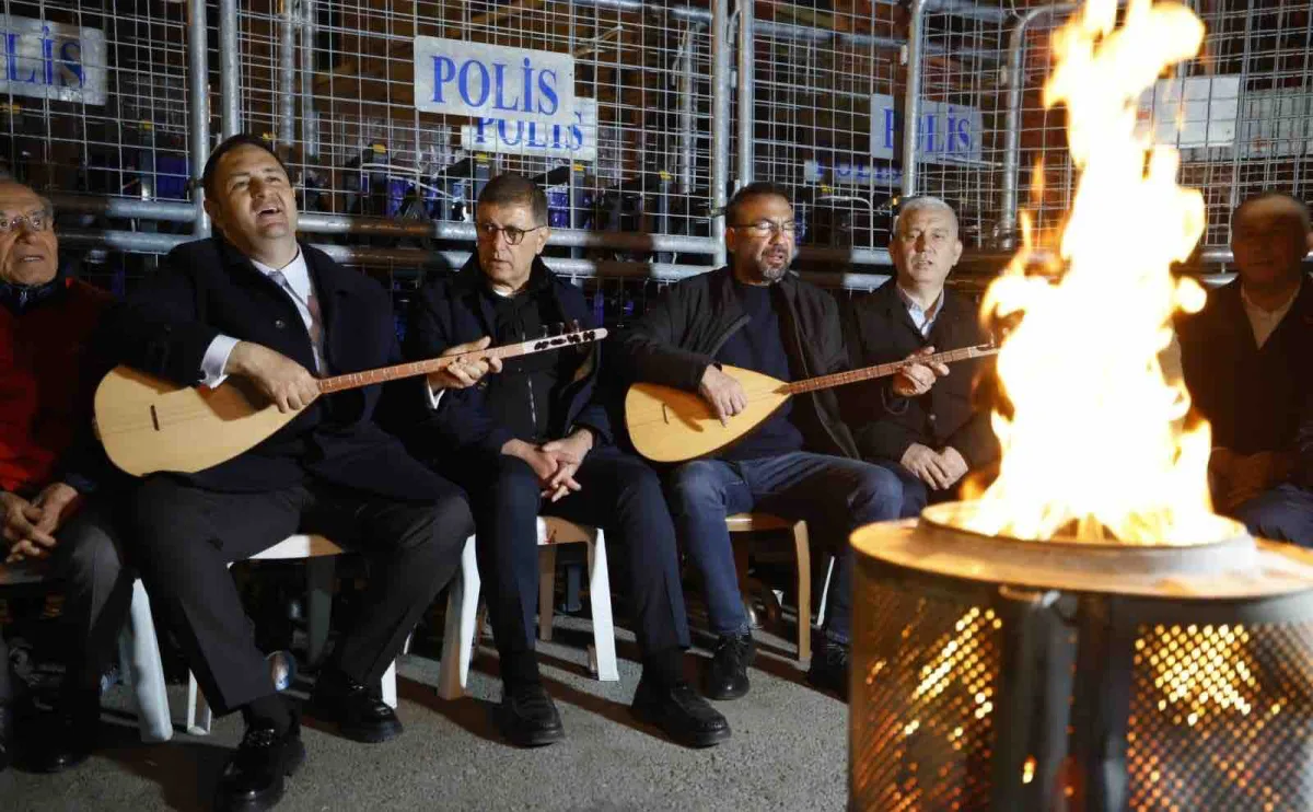 Meslek Fabrikası önünde nöbet sürüyor