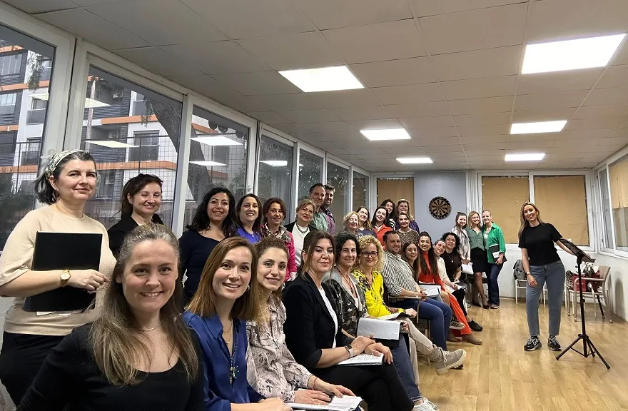 Karşıyaka Sanat Derneği Popüler Müzik Korosu konsere hazır…