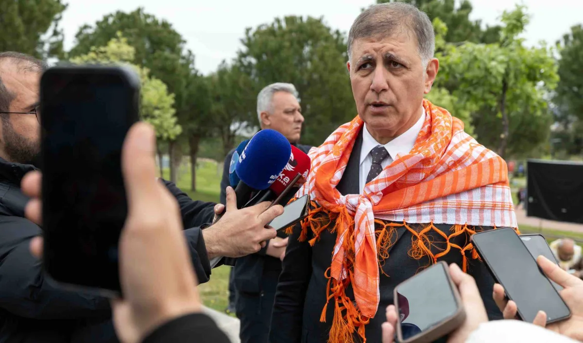 Cemil Tugay'dan Bostanlı Pazar Yeri açıklaması: Benim dahlim yok