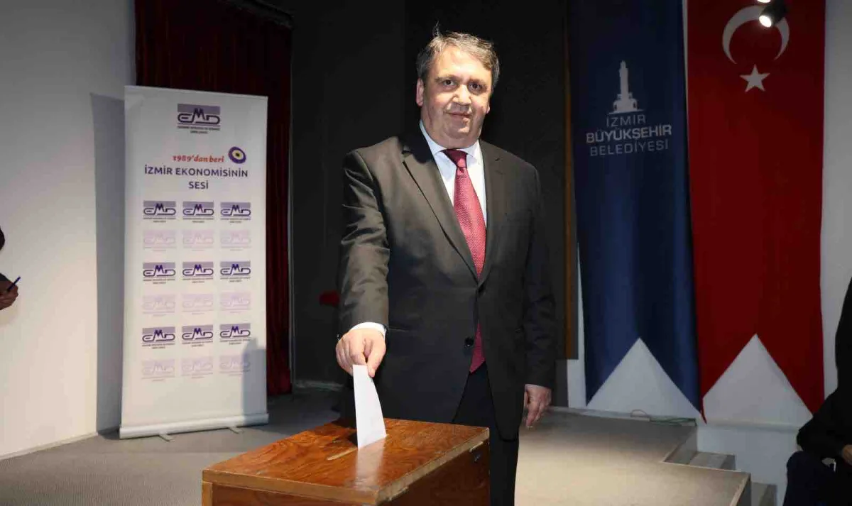 Ekonomi Muhabirleri Derneği İzmir Şubesi’nde Murat Demircan güven tazeledi