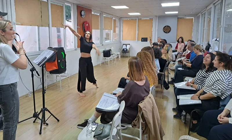 Karşıyaka Sanat Derneği Popüler Müzik Korosu konseri kapalı gişe olacak!