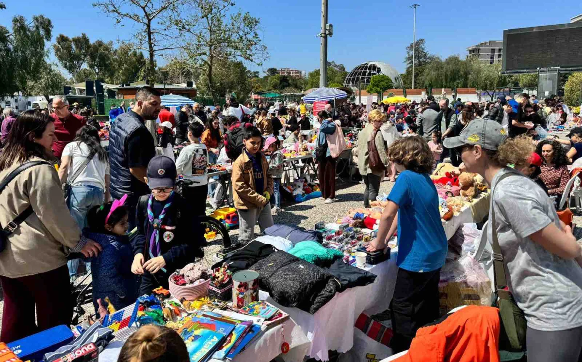 Karşıyaka’da Çocuklar için 2. El Pazarı’na büyük ilgi