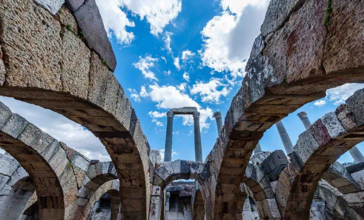 İzmir turizmde iddiasını büyütüyor