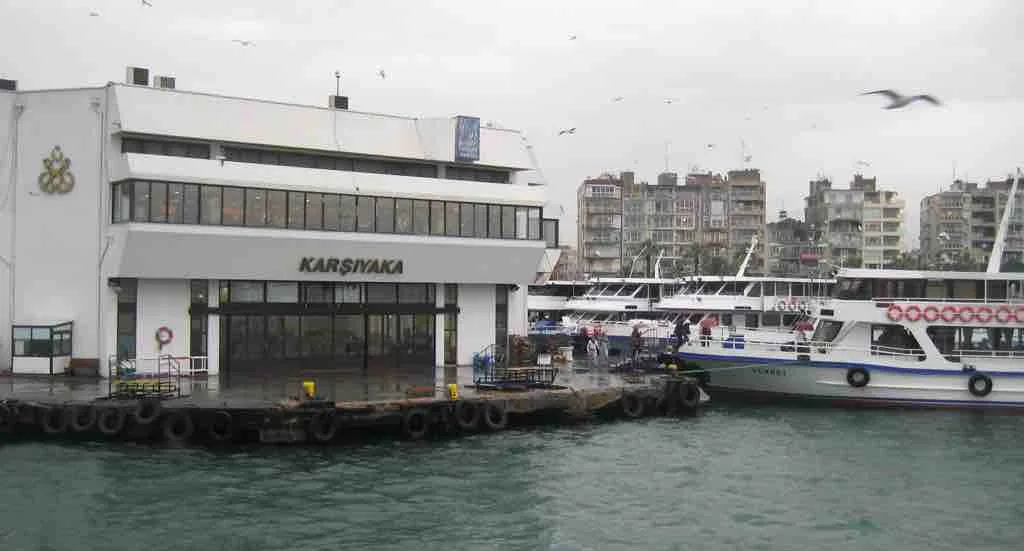 Karşıyaka İskelesi sil baştan yenileniyor