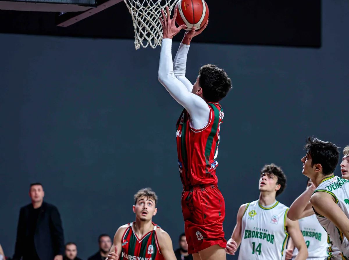 Karşıyaka'nın gençlerinden 40 fark