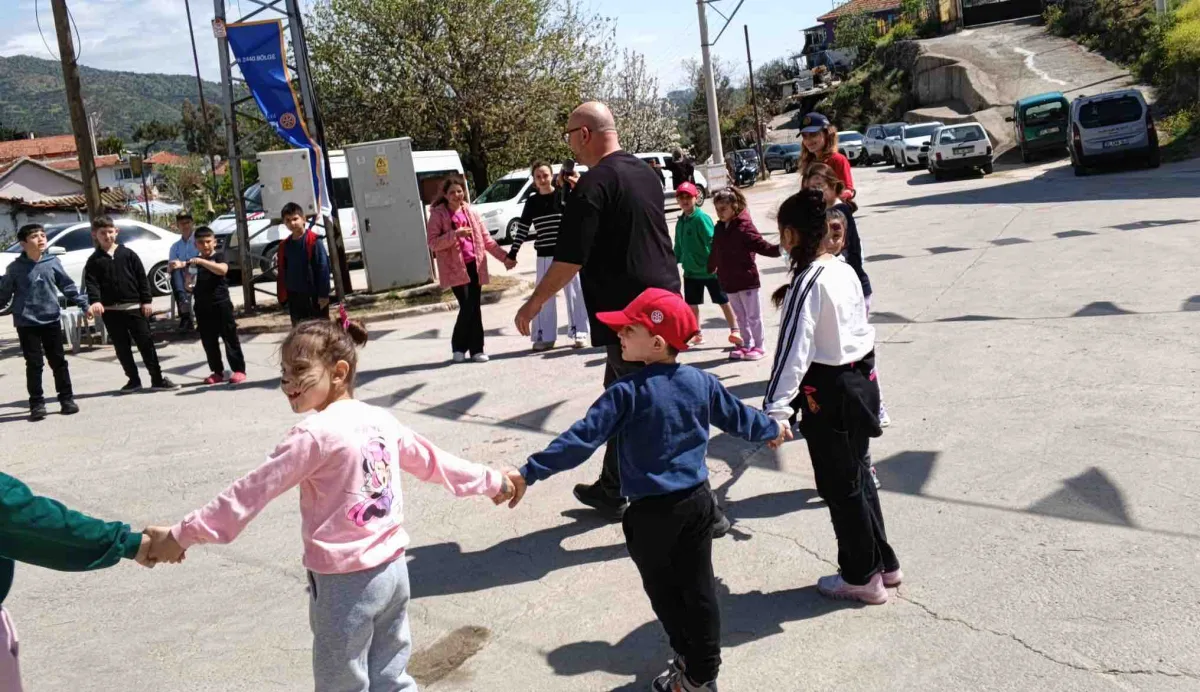 Rotarylerden Sancaklı'da çocuk şenliği