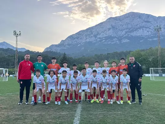Karşıyaka U12, Trabzonspor'u yenip şampiyon oldu