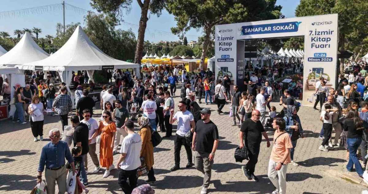 İzmir’de edebiyatın kalbi Kültürpark’ta attı