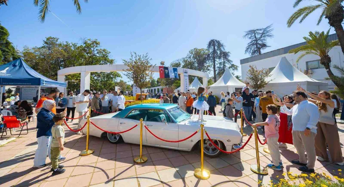 Klasik Otomobil Sergisi'ne yoğun ilgi
