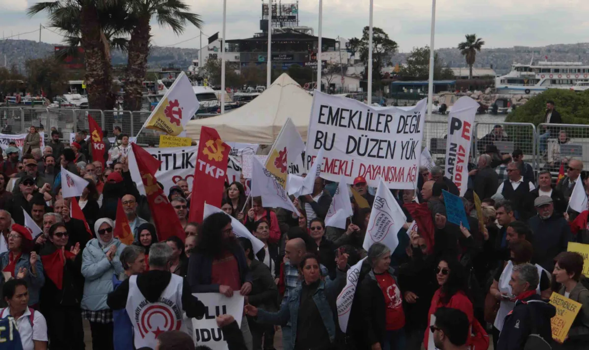 TKP alternatif 1 Mayıs kutlamasını Bostanlı'da yaptı