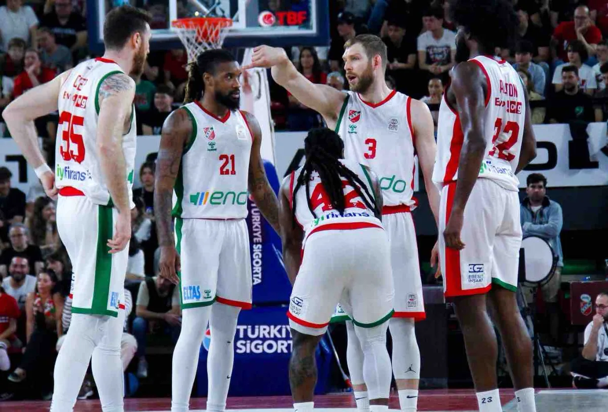 Karşıyaka hayati deplasmanda...