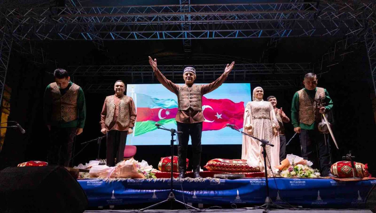 40 yıllık kardeşlik şarkılarla kutlandı