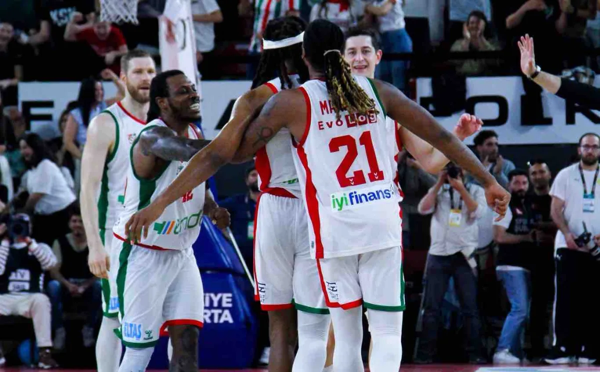 Petkimspor kaybetti, Karşıyaka'nın kaderi son hafta belli olacak