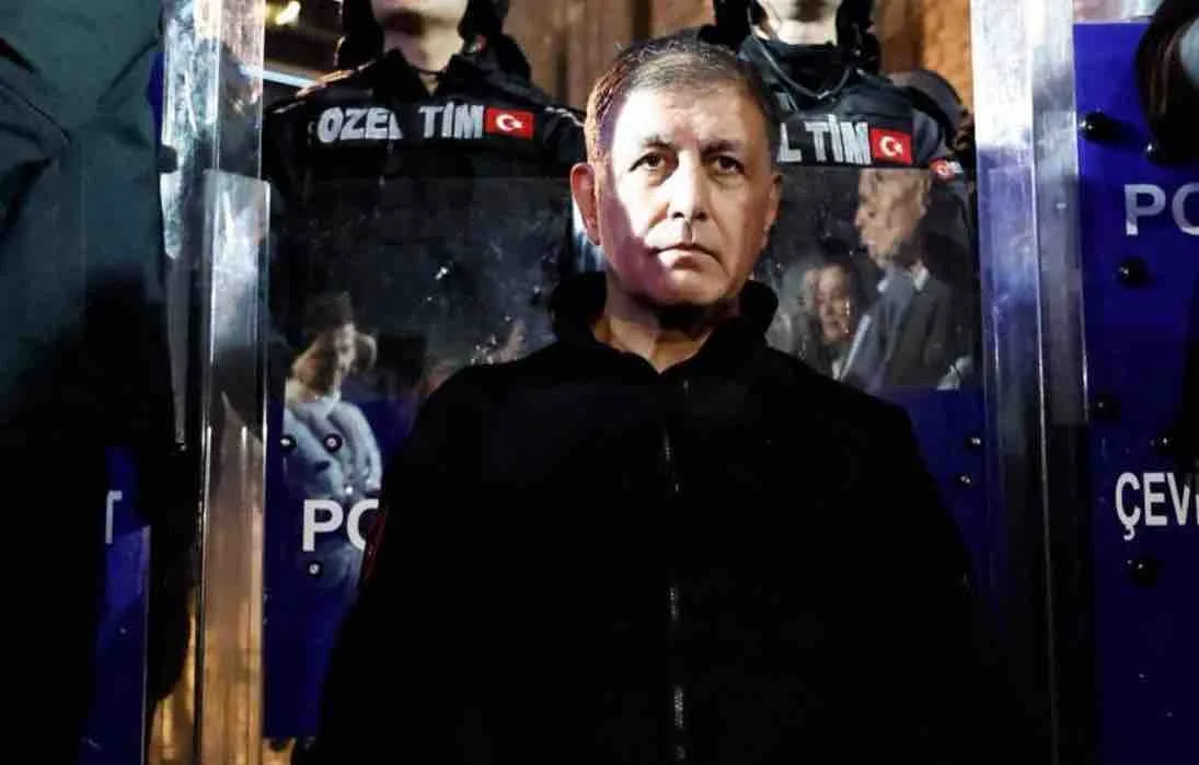 Tugay: Mavişehir'de belediye hizmet alanını peşkeş çektiler