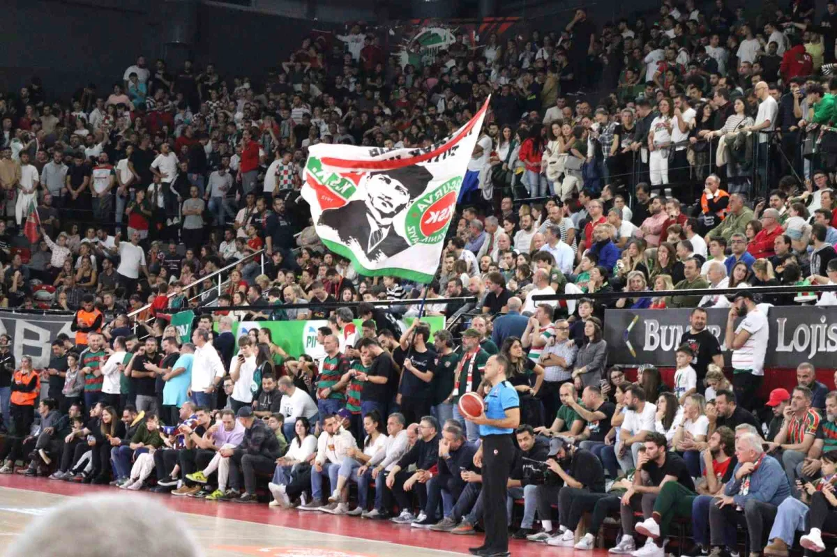 Karşıyaka tarihi maçı bekliyor