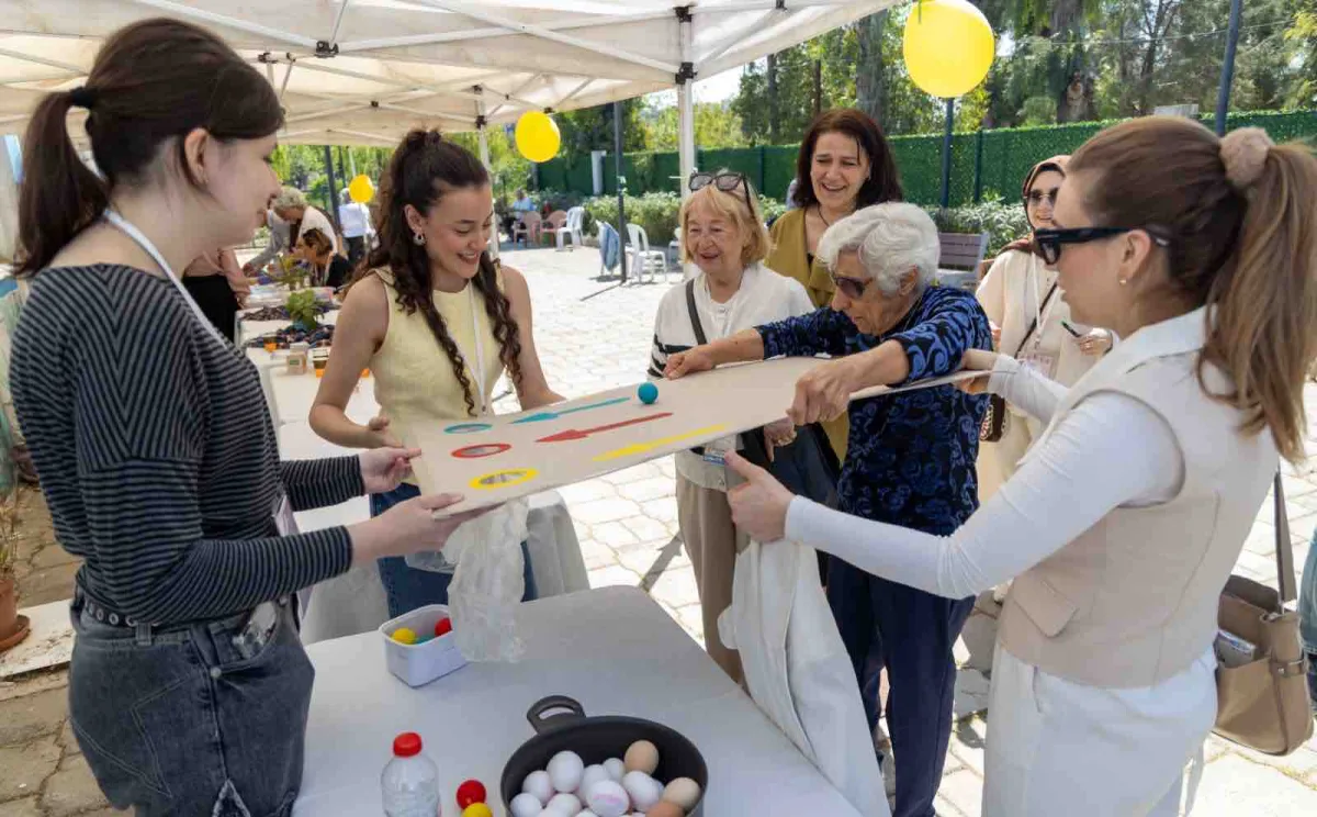 Bilge Çınarlar’da kuşaklar, Karşıyaka'da sağlıklı yaşam için buluştu