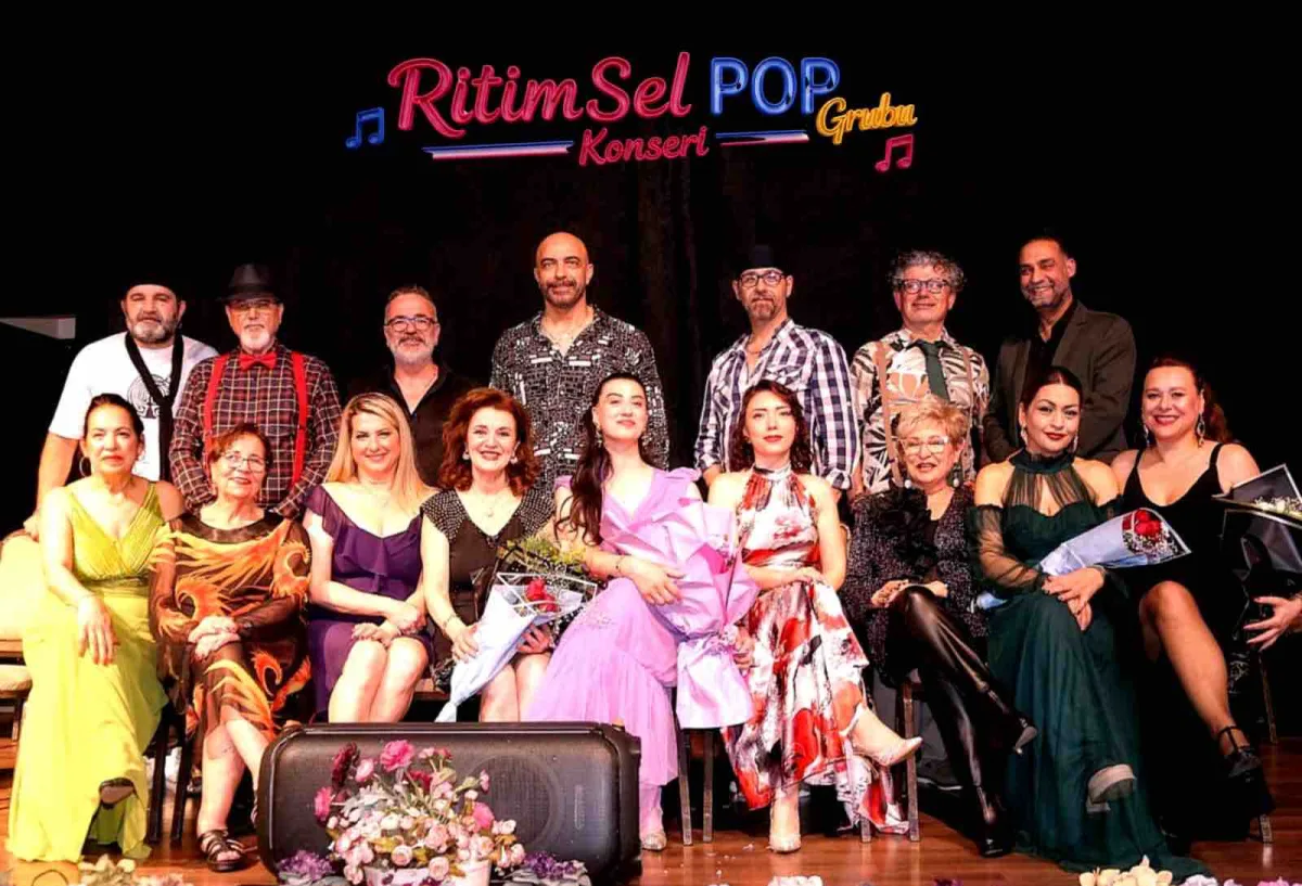 Ritimsel Pop Grubu'nun ilk konserine Karşıyaka'da büyük ilgi