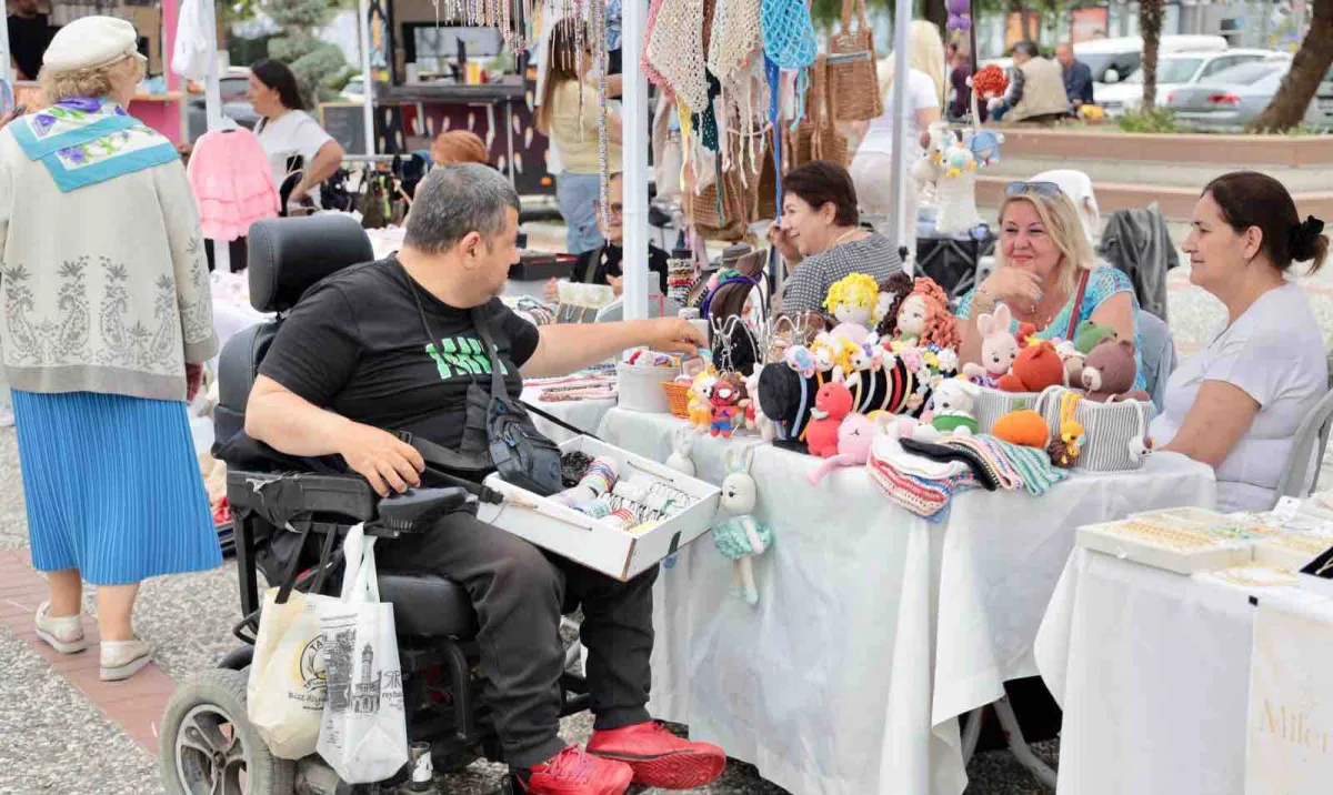 Karşıyaka’da “Kadın Emeği Pazarı” kuruldu