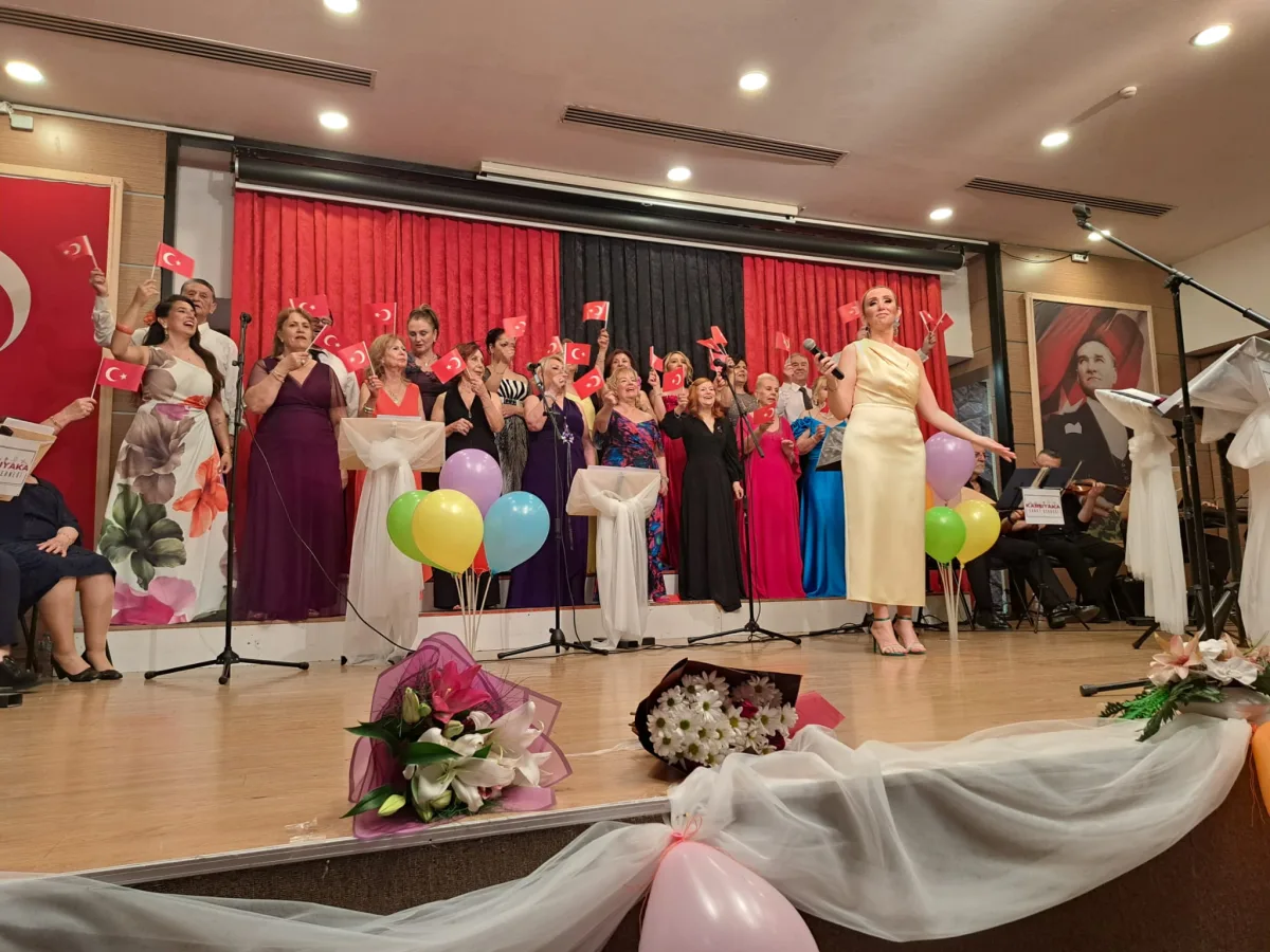 Karşıyaka Sanat Derneği TSM Korosundan yine muhteşem konser…