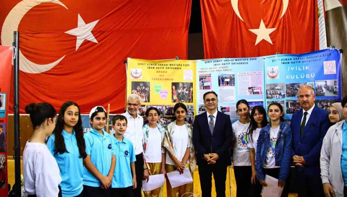 Geleneksel İmam Hatip Okulları Bilim ve Kültür Şenliği'nin 5.'si Karşıyaka'da gerçekleştirildi
