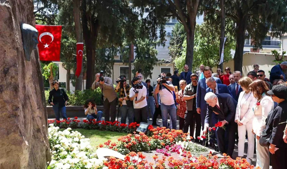 Dervişoğlu Zübeyde Hanım Anıt Mezarı’nı ziyaret etti