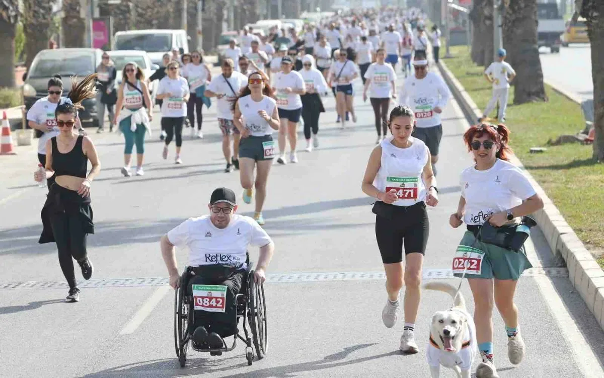 Karşıyaka tek yürek Zübeyde Anne’ye koştu