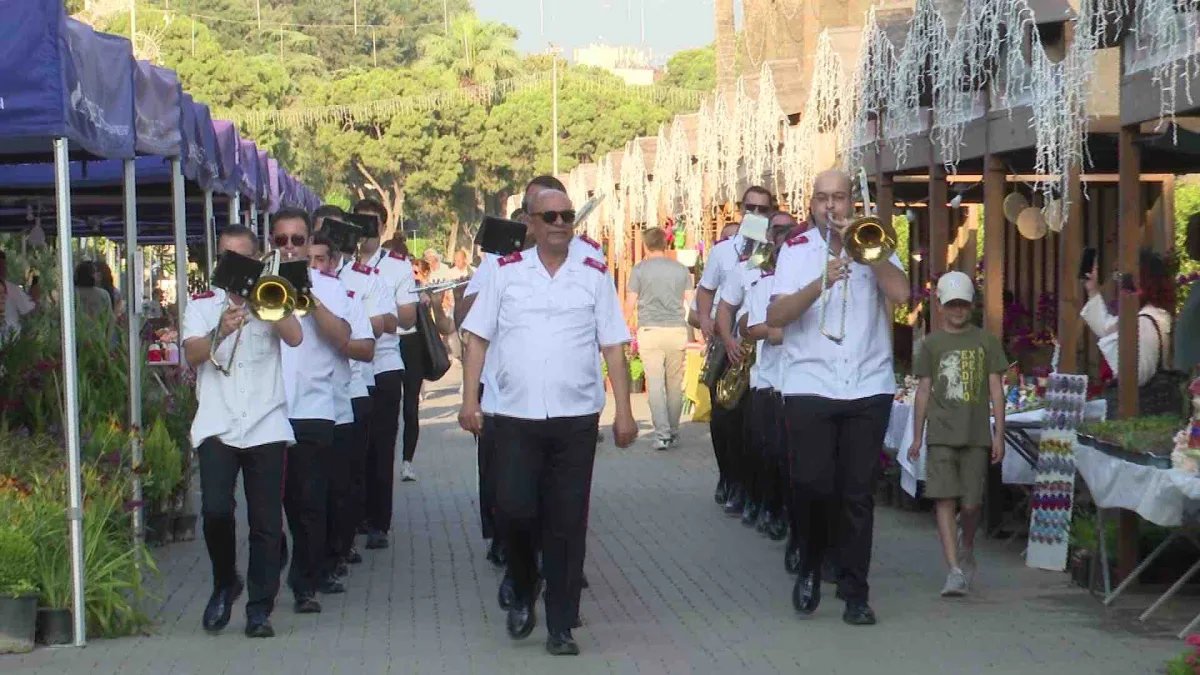 İzmir Balkon-Bahçe Bitkileri Festivali başladı