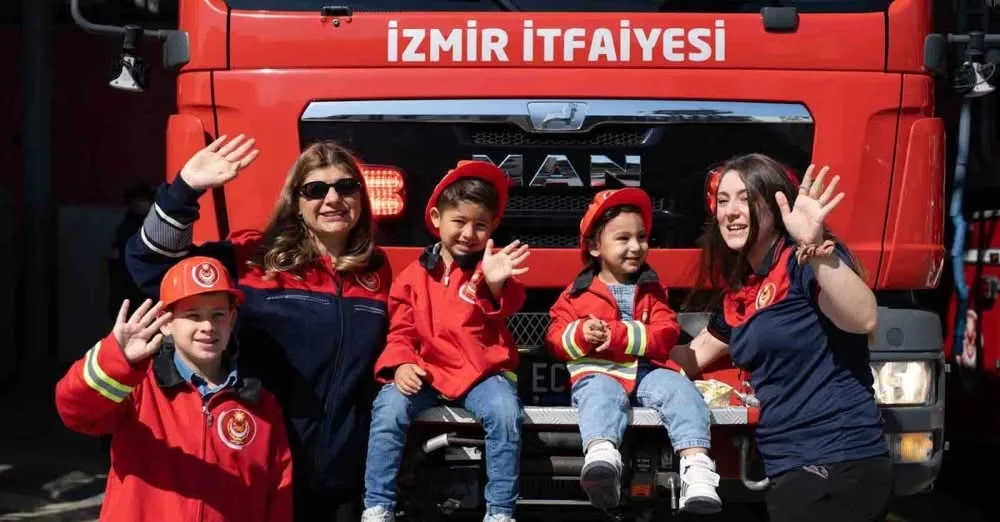 Alevlere koşan süper anneler