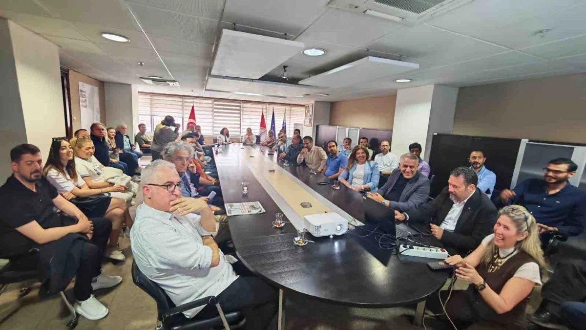 Karşıyaka’da güvenli ve düzenli yapılaşma için ortak akıl buluşması
