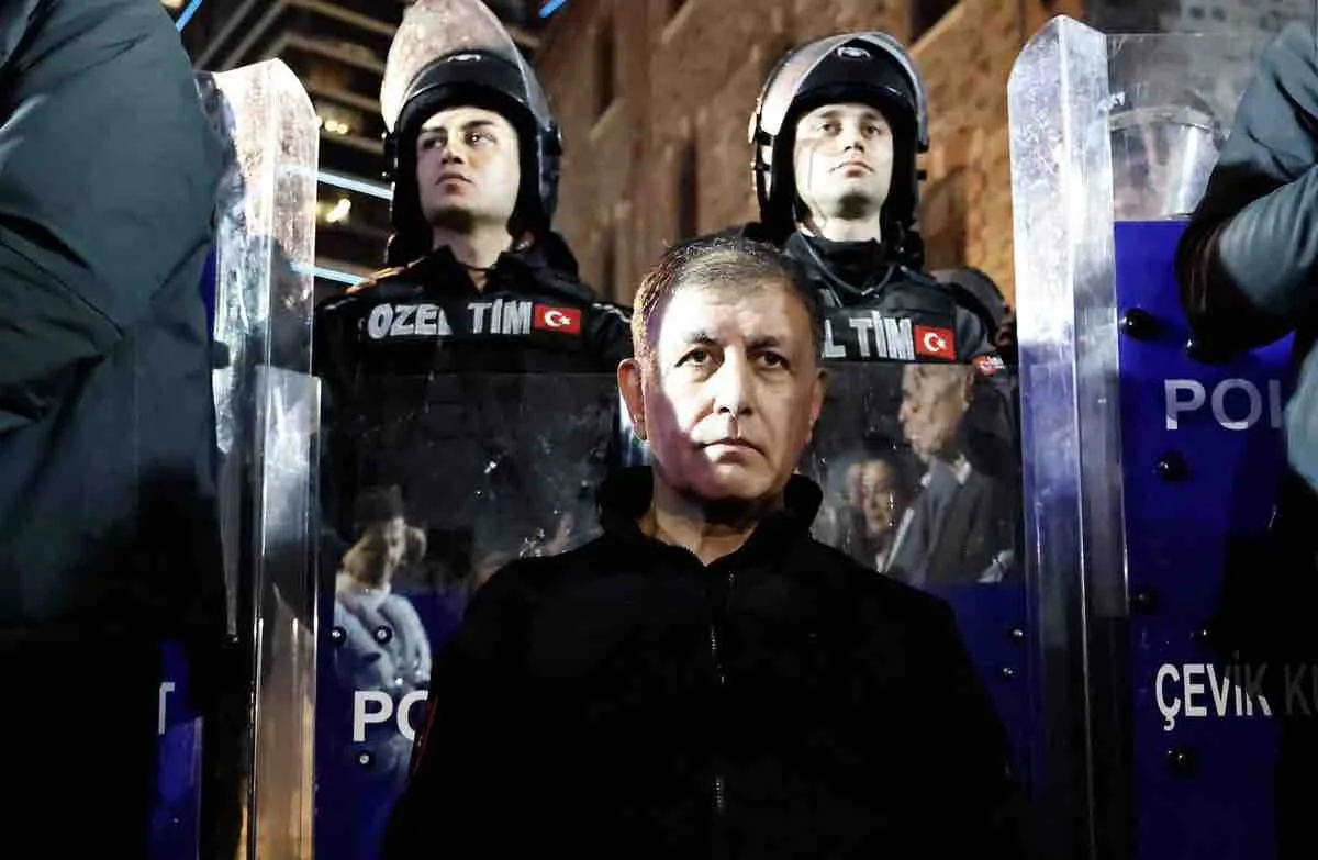Başkan Tugay: Boyun eğmeyeceğiz