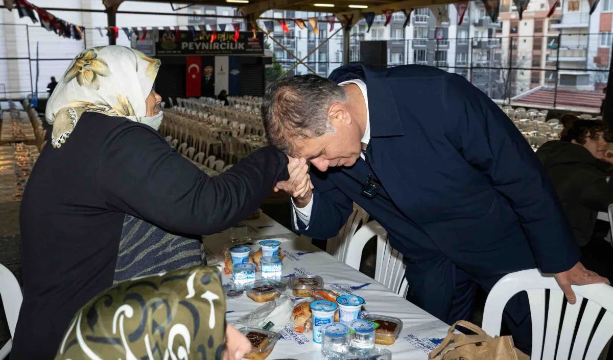 İzmir Büyükşehir'den bayram öncesi 92 milyon liralık destek
