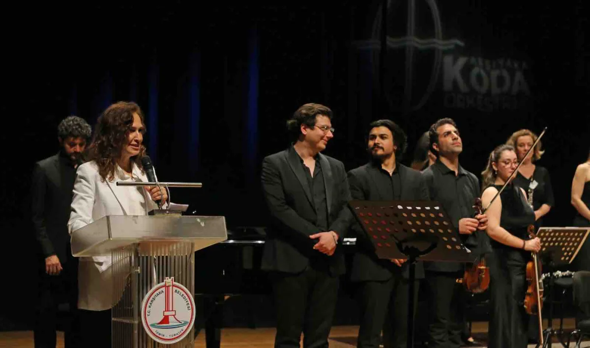 Karşıyaka'da müzik ziyafeti: Klasik ve tango aynı sahnede