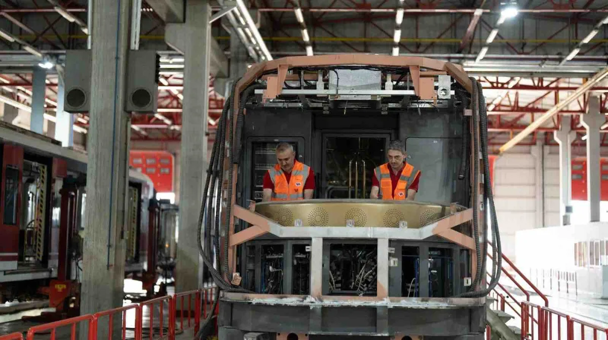 İzmir Metro araçlarını kendi gücüyle yeniliyor