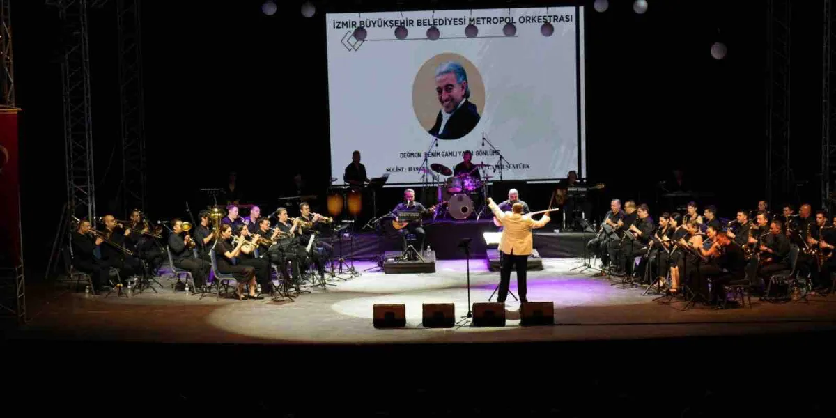 Edip Akbayram ve Volkan Konak şarkılarla anıldı