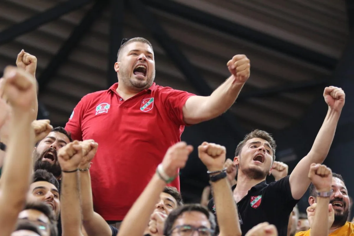 Karşıyaka Spor Kulübü'nde ilk aday Yiğit Tusder