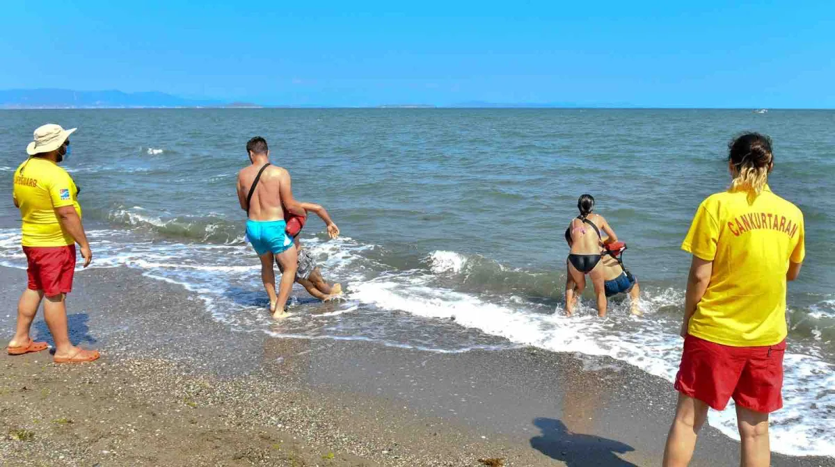 İzmir sahillerinde hayat nöbeti