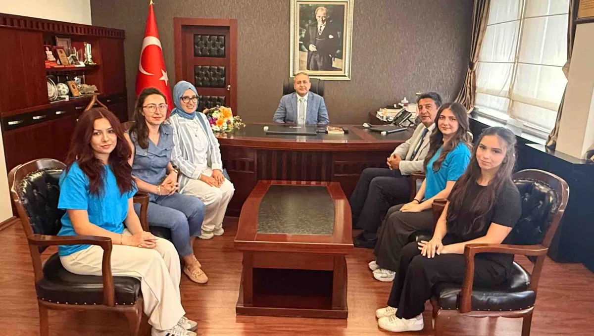 Öğrencilerden Kaymakam Demir'e ziyaret