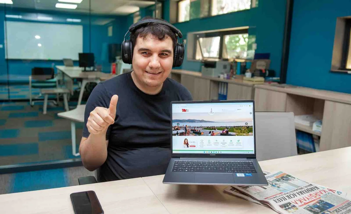 Karşıyaka Belediyesi'nden yapay zeka ile engelsiz internet sitesi