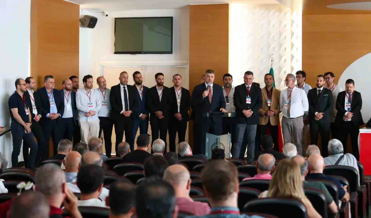 Karşıyaka'da yeni yönetimde yetki telaşı