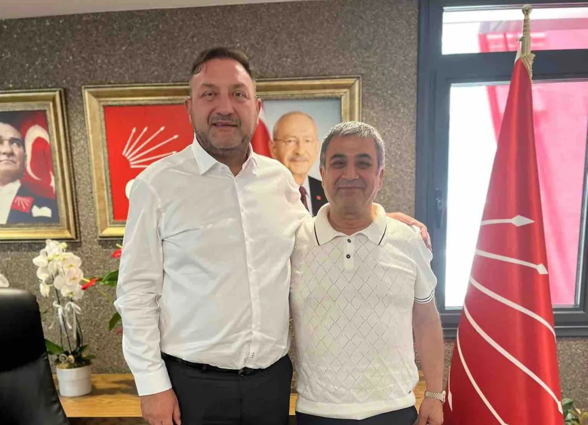 Karşıyaka Meclis Üyesi Kızılkaya partisine geri döndü