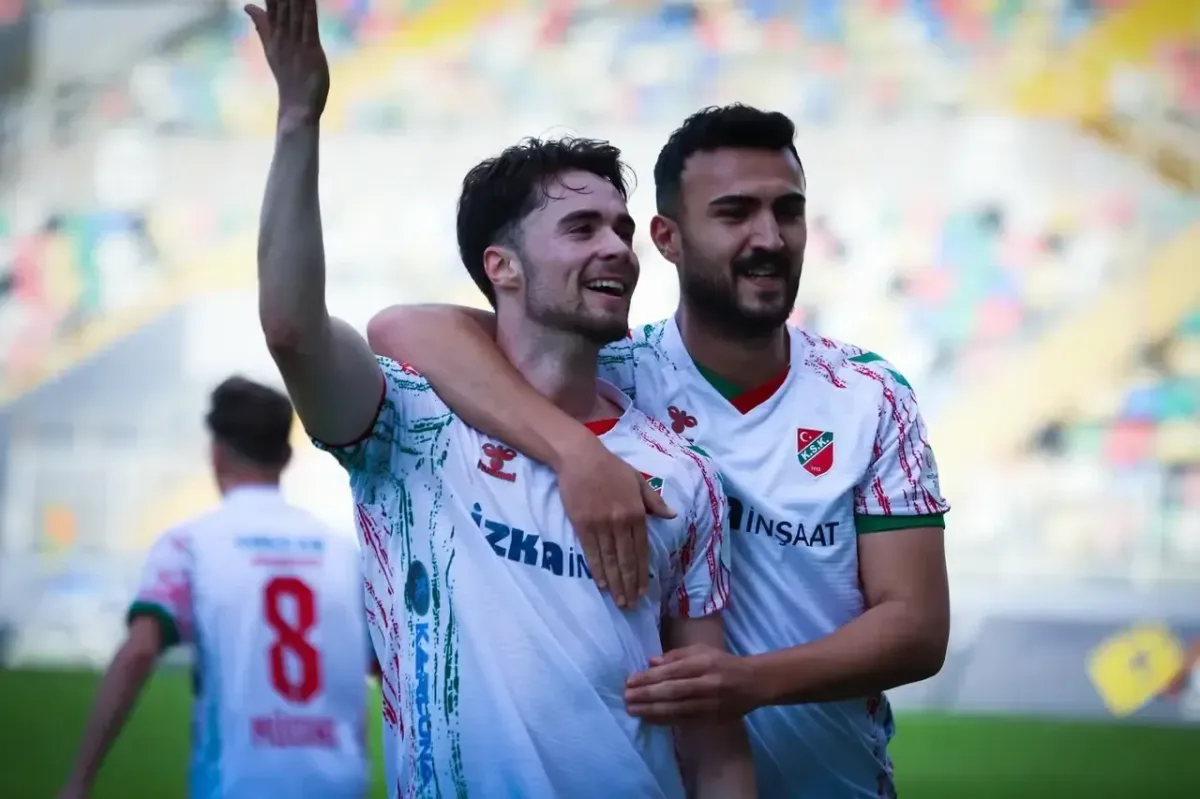 Kaf Kaf'ta sırada Ömer Faruk ve Alpay var