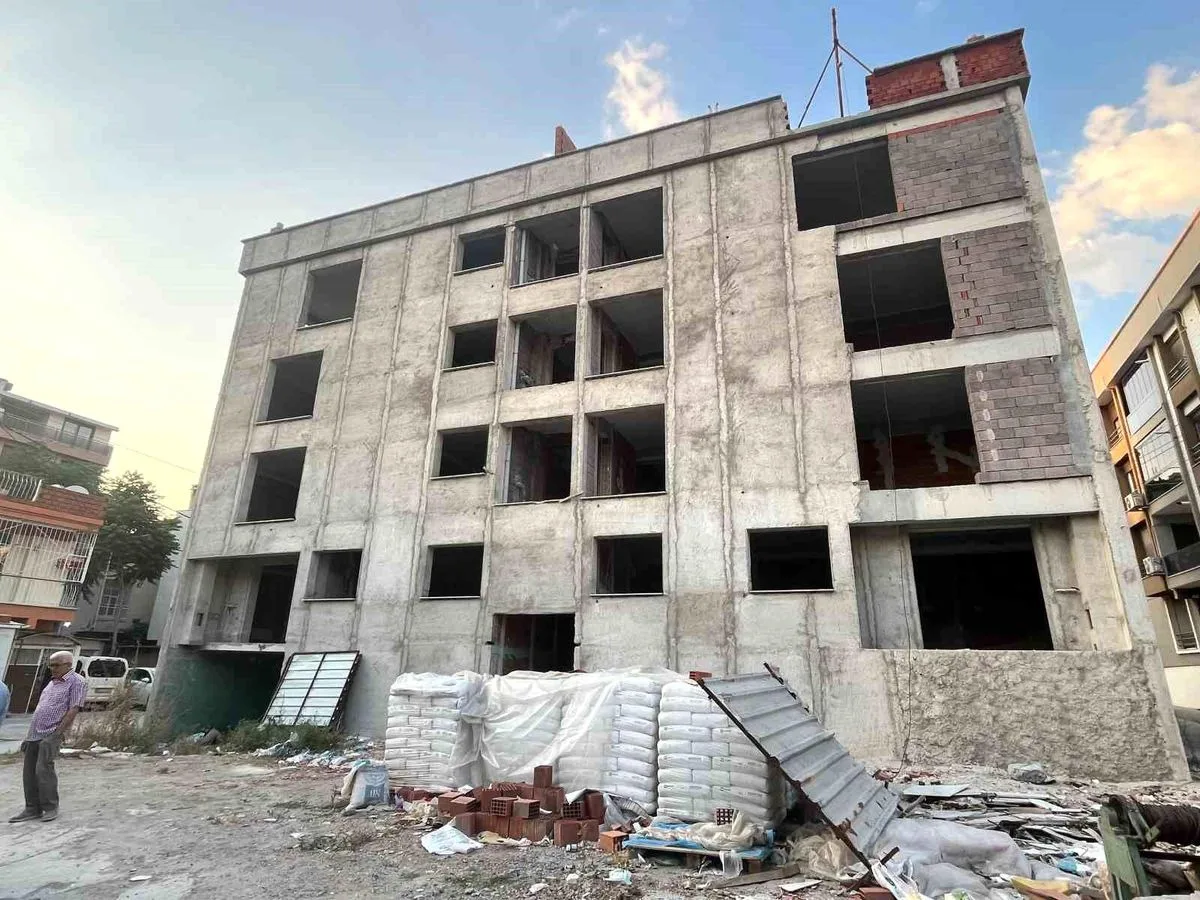Karşıyaka'da müteahhit aynı daireyi onlarca kişiye satmış
