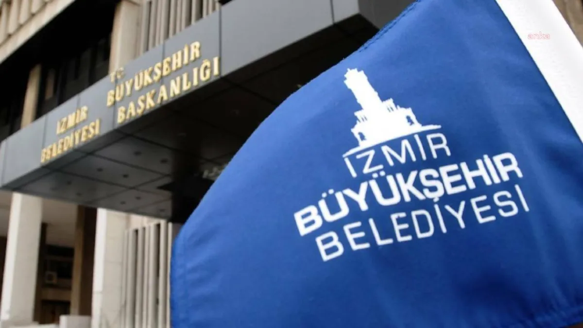 İzmir Büyükşehir'de iki görevden alma